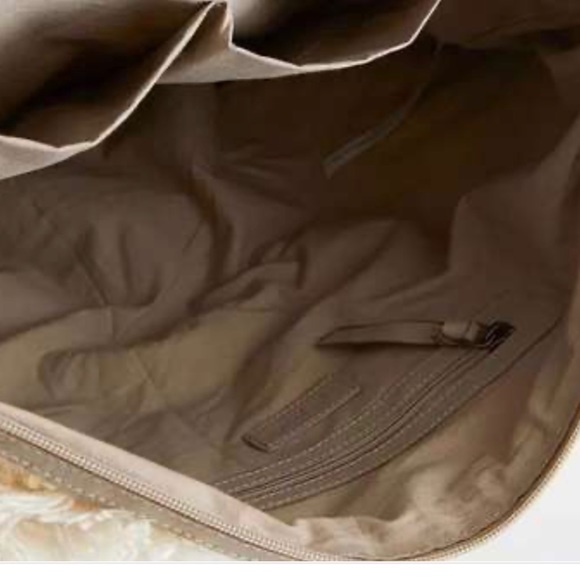 SOLD - ⭐️ HOST PICK!⭐️ Free People Weekender Getaway Tote in shade Ivory Coast - Picture 5 of 10